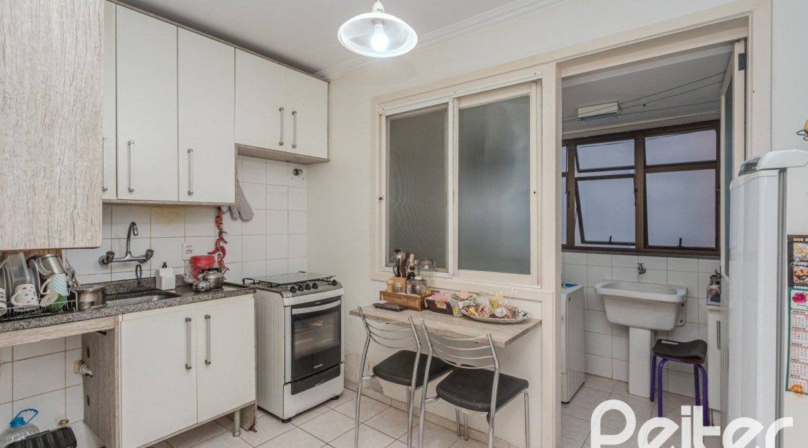 Apartamento à venda com 82m², 2 dormitórios, 1 vaga, no bairro Tristeza em PORTO ALEGRE