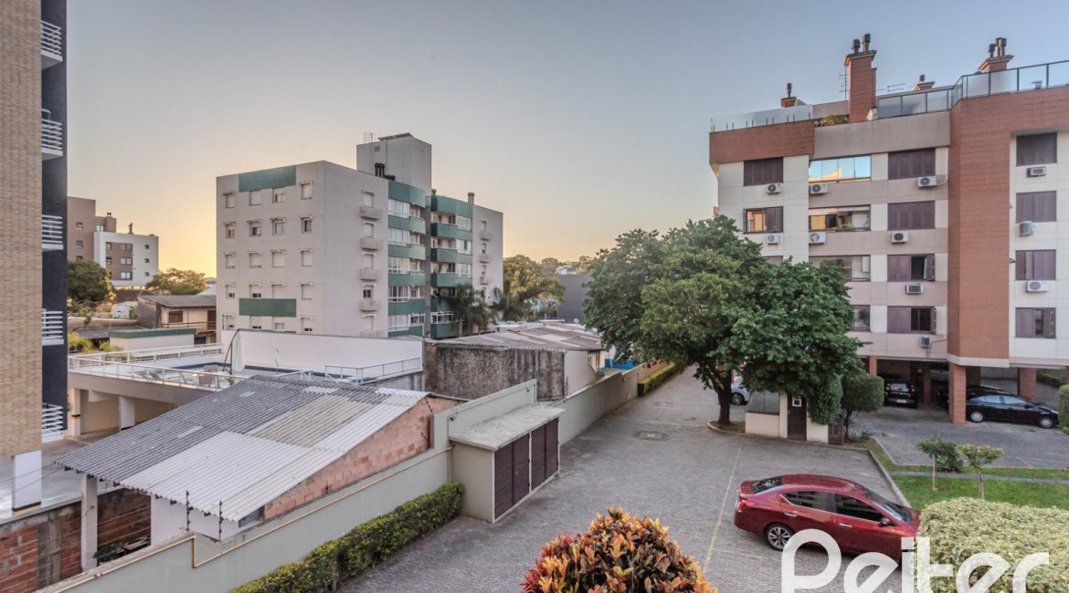 Apartamento à venda com 82m², 2 dormitórios, 1 vaga, no bairro Tristeza em PORTO ALEGRE
