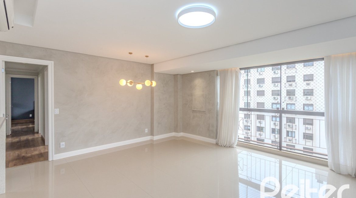 Apartamento à venda com 98m², 2 dormitórios, 1 suíte, 2 vagas, no bairro Tristeza em PORTO ALEGRE
