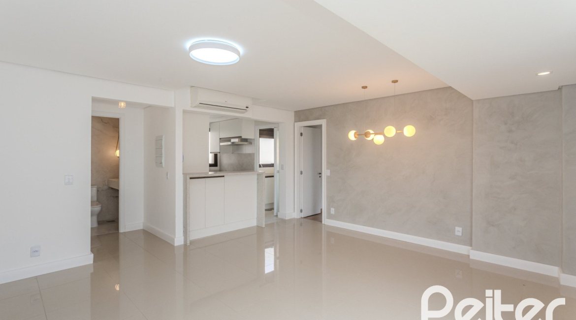 Apartamento à venda com 98m², 2 dormitórios, 1 suíte, 2 vagas, no bairro Tristeza em PORTO ALEGRE