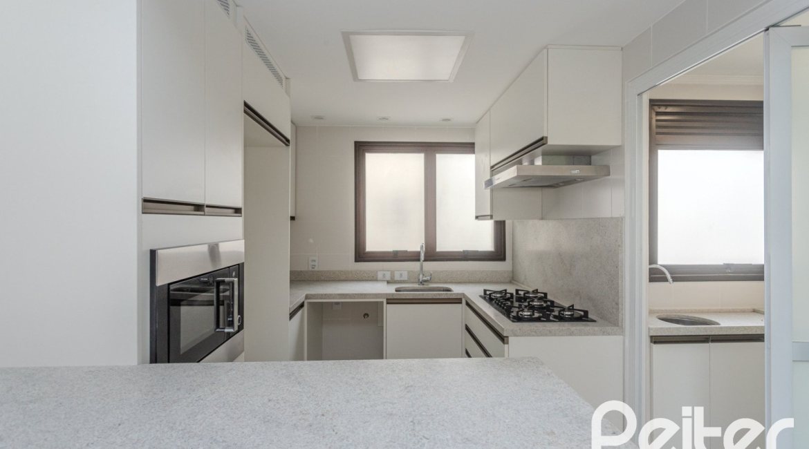 Apartamento à venda com 98m², 2 dormitórios, 1 suíte, 2 vagas, no bairro Tristeza em PORTO ALEGRE