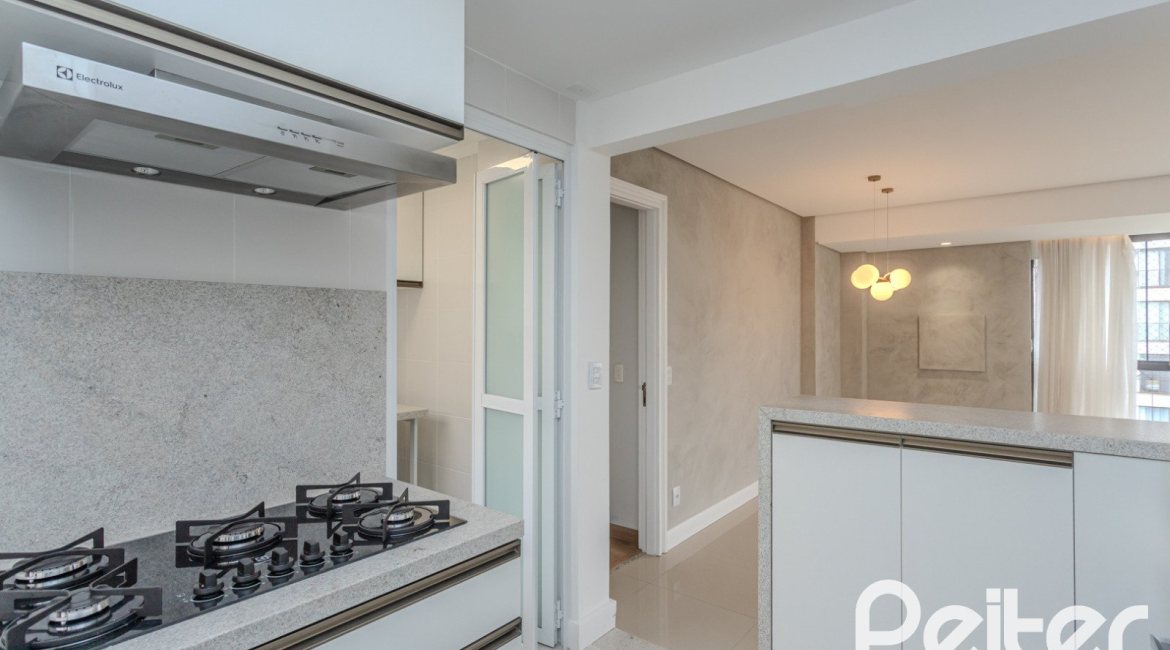Apartamento à venda com 98m², 2 dormitórios, 1 suíte, 2 vagas, no bairro Tristeza em PORTO ALEGRE