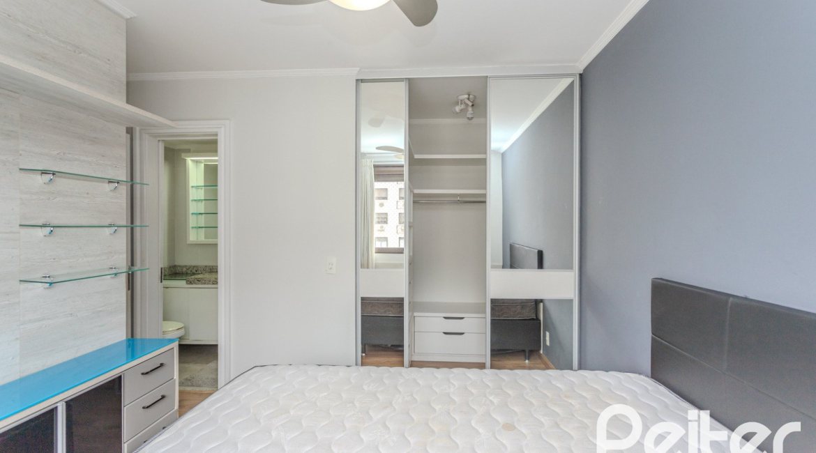Apartamento à venda com 98m², 2 dormitórios, 1 suíte, 2 vagas, no bairro Tristeza em PORTO ALEGRE