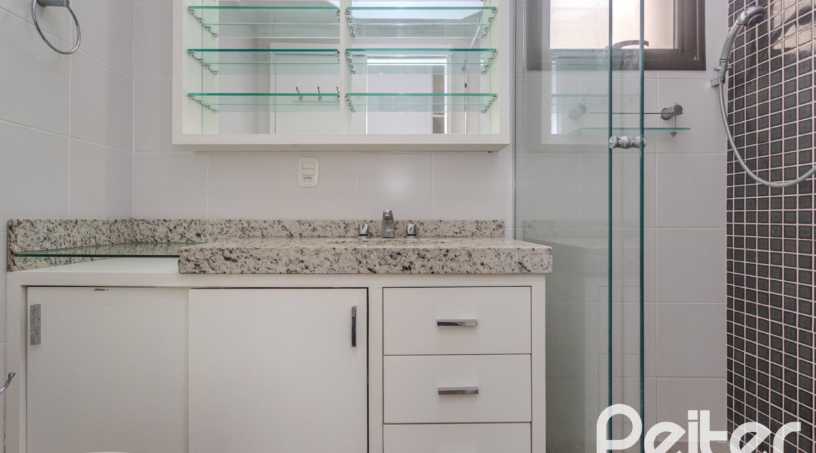 Apartamento à venda com 98m², 2 dormitórios, 1 suíte, 2 vagas, no bairro Tristeza em PORTO ALEGRE