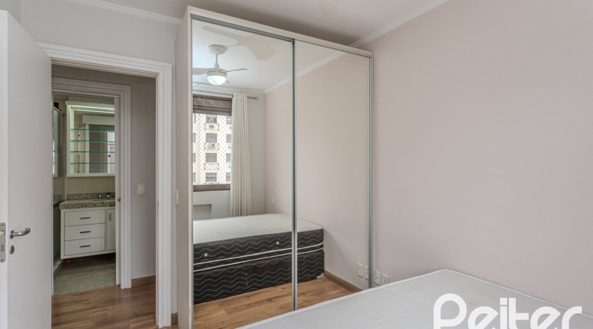 Apartamento à venda com 98m², 2 dormitórios, 1 suíte, 2 vagas, no bairro Tristeza em PORTO ALEGRE