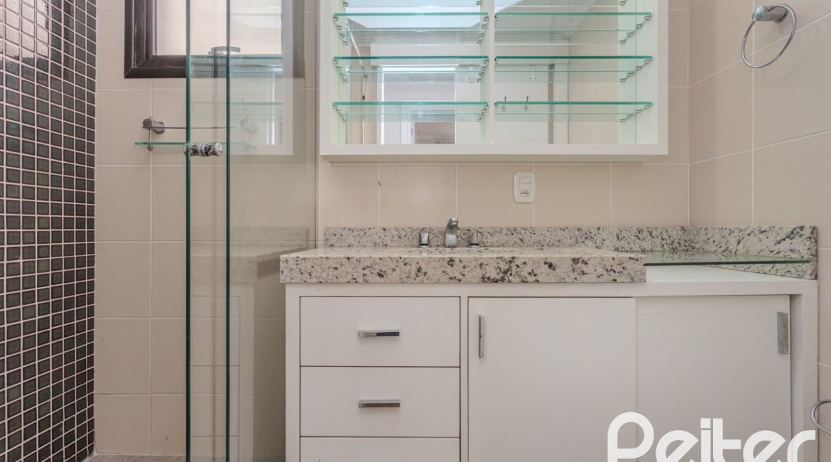 Apartamento à venda com 98m², 2 dormitórios, 1 suíte, 2 vagas, no bairro Tristeza em PORTO ALEGRE