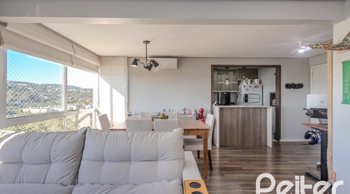 Apartamento à venda com 71m², 2 dormitórios, 1 suíte, 1 vaga, no bairro Cavalhada em PORTO ALEGRE