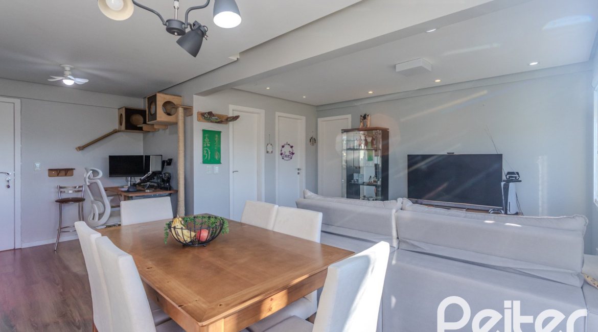Apartamento à venda com 71m², 2 dormitórios, 1 suíte, 1 vaga, no bairro Cavalhada em PORTO ALEGRE
