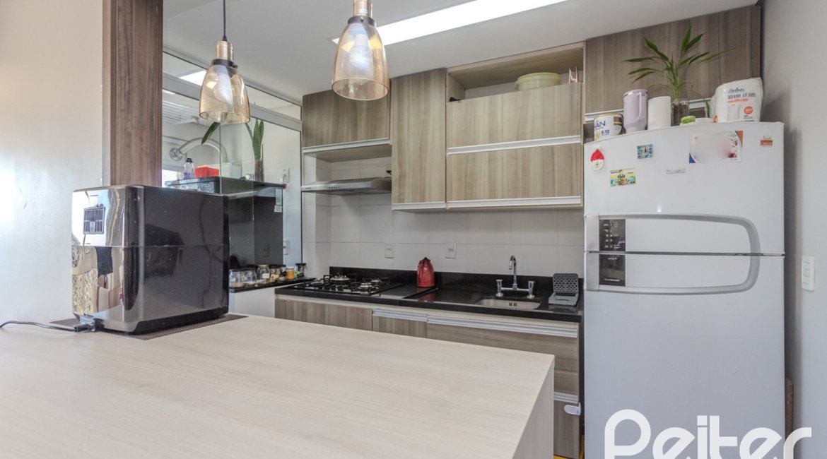Apartamento à venda com 71m², 2 dormitórios, 1 suíte, 1 vaga, no bairro Cavalhada em PORTO ALEGRE