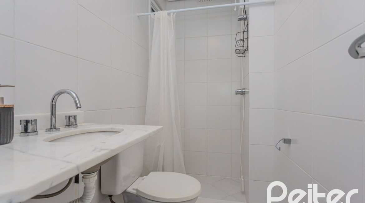 Apartamento à venda com 71m², 2 dormitórios, 1 suíte, 1 vaga, no bairro Cavalhada em PORTO ALEGRE