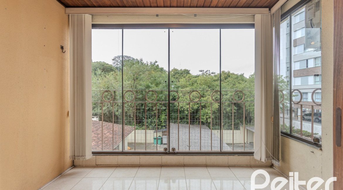 Apartamento à venda com 100m², 2 dormitórios, 1 suíte, 1 vaga, no bairro Tristeza em Porto Alegre