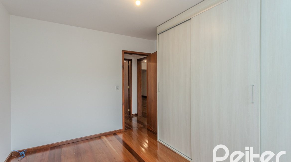 Apartamento à venda com 100m², 2 dormitórios, 1 suíte, 1 vaga, no bairro Tristeza em Porto Alegre