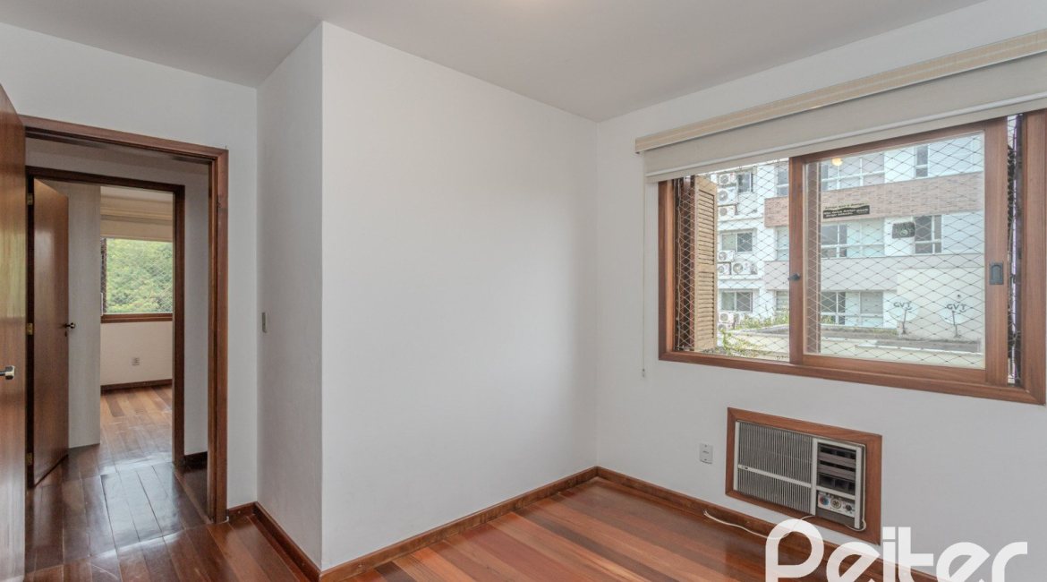 Apartamento à venda com 100m², 2 dormitórios, 1 suíte, 1 vaga, no bairro Tristeza em Porto Alegre