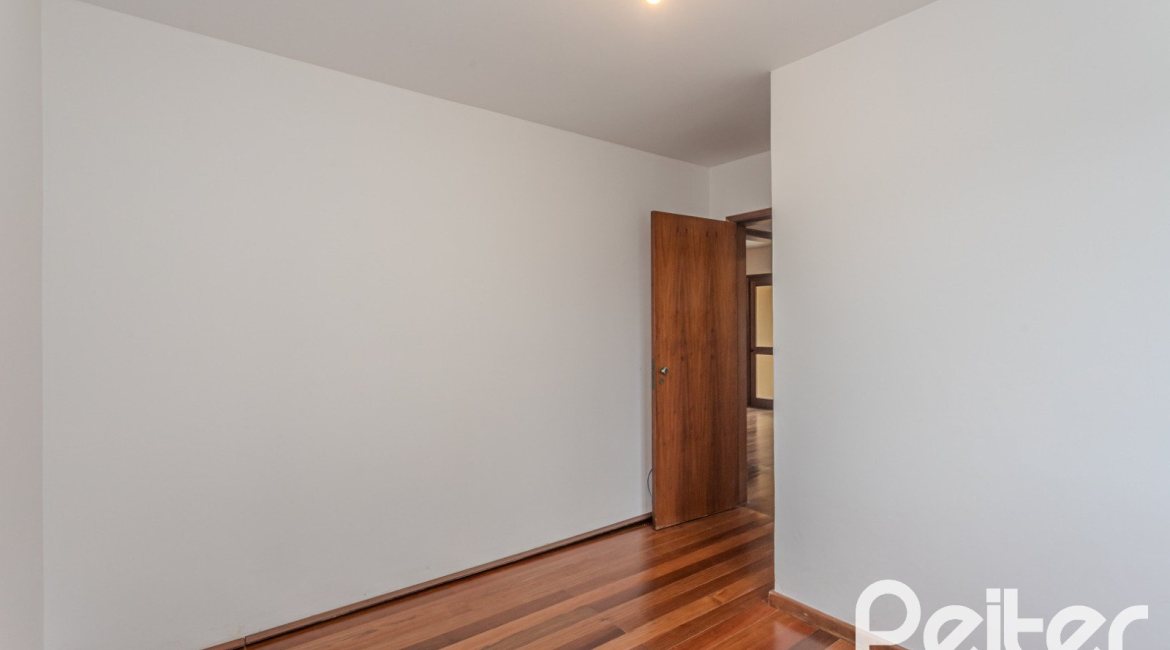 Apartamento à venda com 100m², 2 dormitórios, 1 suíte, 1 vaga, no bairro Tristeza em Porto Alegre