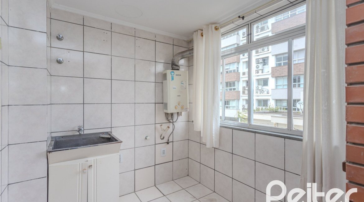 Apartamento à venda com 100m², 2 dormitórios, 1 suíte, 1 vaga, no bairro Tristeza em Porto Alegre