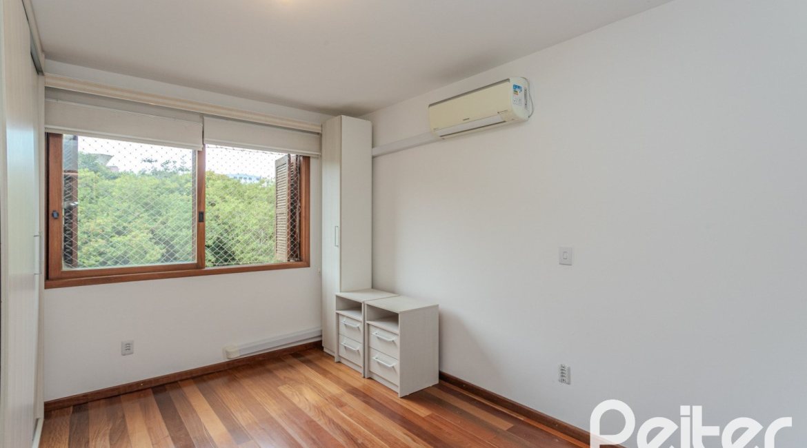 Apartamento à venda com 100m², 2 dormitórios, 1 suíte, 1 vaga, no bairro Tristeza em Porto Alegre