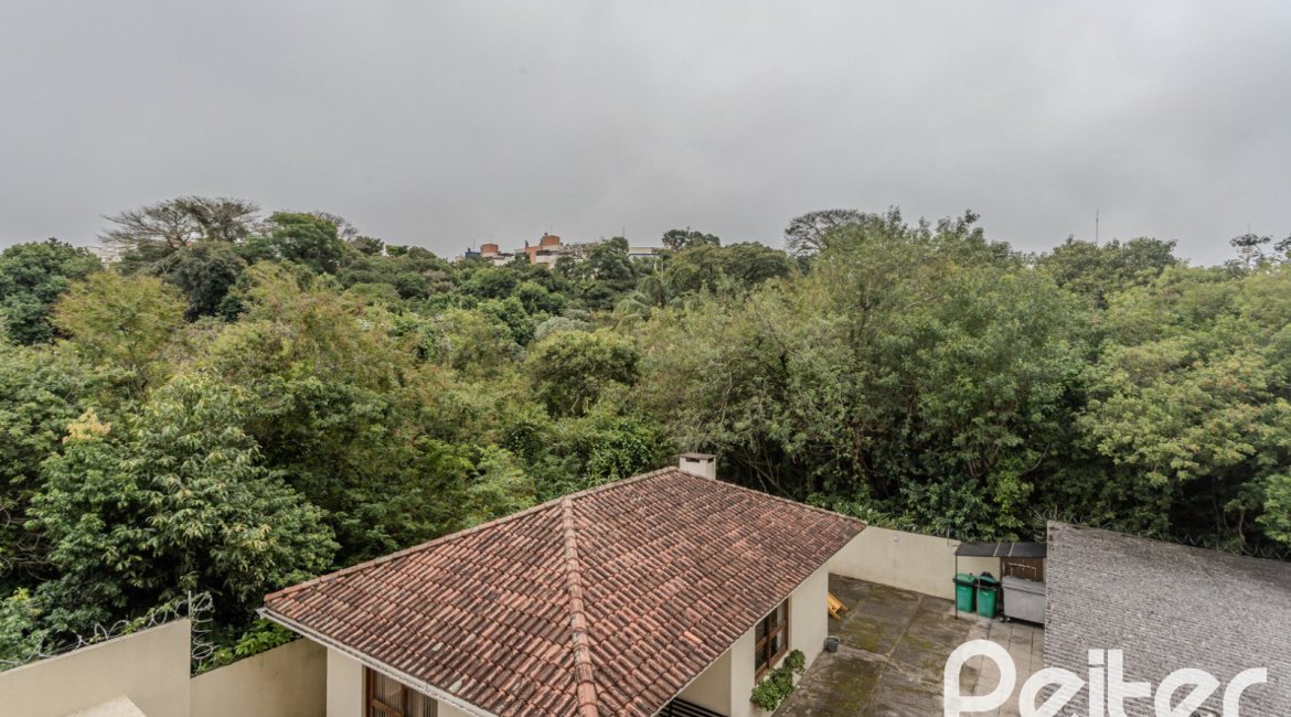 Apartamento à venda com 100m², 2 dormitórios, 1 suíte, 1 vaga, no bairro Tristeza em Porto Alegre