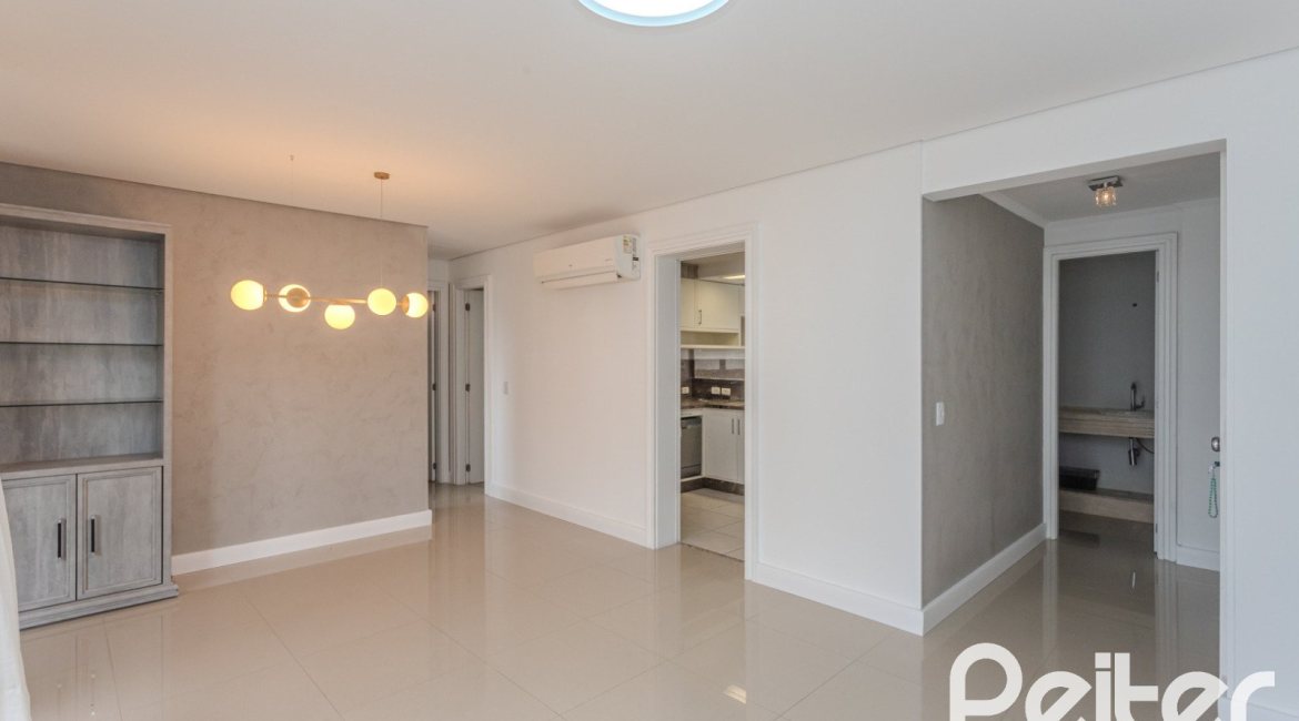 Apartamento à venda com 88m², 3 dormitórios, 1 suíte, 2 vagas, no bairro Tristeza em PORTO ALEGRE