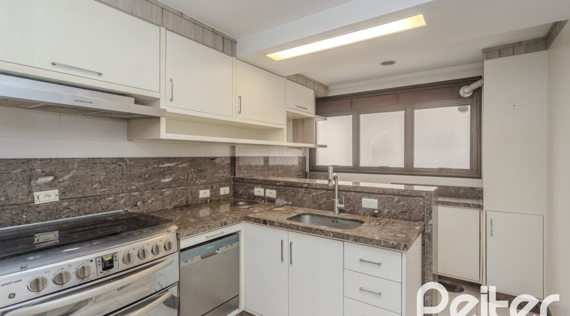 Apartamento à venda com 88m², 3 dormitórios, 1 suíte, 2 vagas, no bairro Tristeza em PORTO ALEGRE