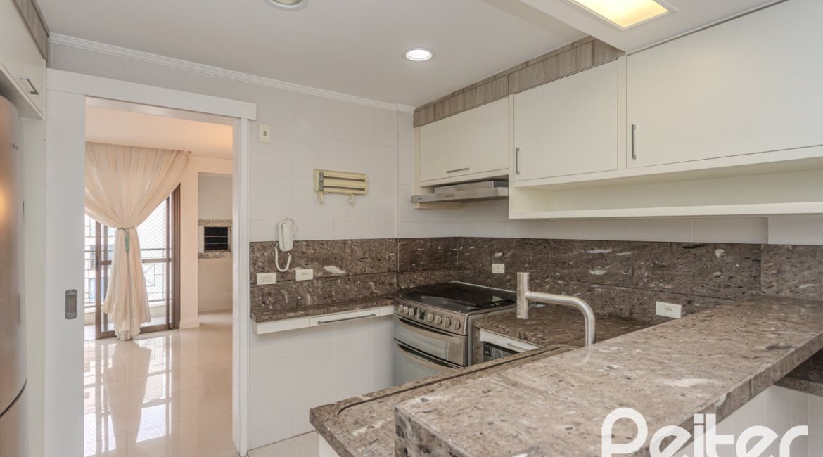 Apartamento à venda com 88m², 3 dormitórios, 1 suíte, 2 vagas, no bairro Tristeza em PORTO ALEGRE