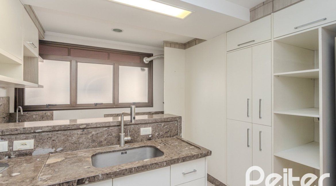 Apartamento à venda com 88m², 3 dormitórios, 1 suíte, 2 vagas, no bairro Tristeza em PORTO ALEGRE