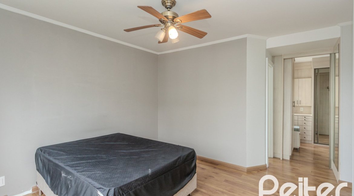 Apartamento à venda com 88m², 3 dormitórios, 1 suíte, 2 vagas, no bairro Tristeza em PORTO ALEGRE