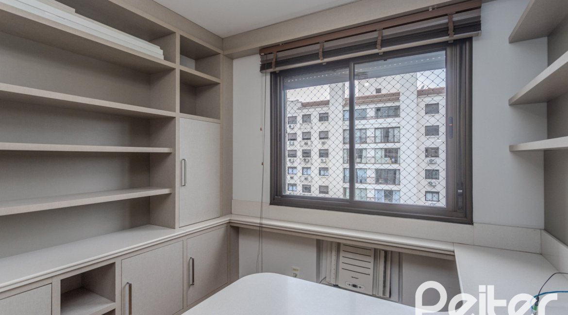 Apartamento à venda com 88m², 3 dormitórios, 1 suíte, 2 vagas, no bairro Tristeza em PORTO ALEGRE
