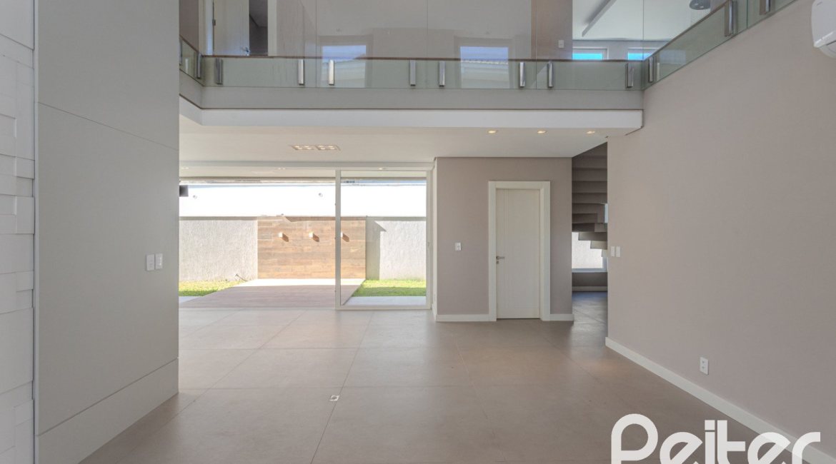 Casa em Condomínio à venda com 400m², 4 dormitórios, 4 suítes, 4 vagas, no bairro Alphaville em PORTO ALEGRE