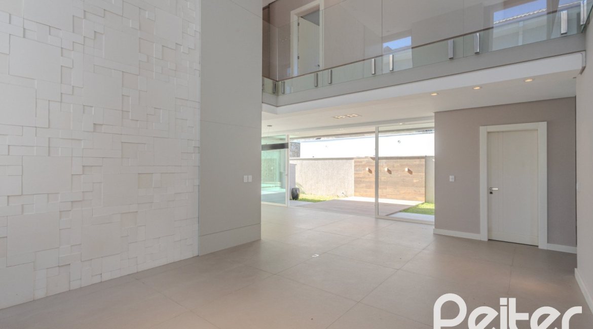 Casa em Condomínio à venda com 400m², 4 dormitórios, 4 suítes, 4 vagas, no bairro Alphaville em PORTO ALEGRE