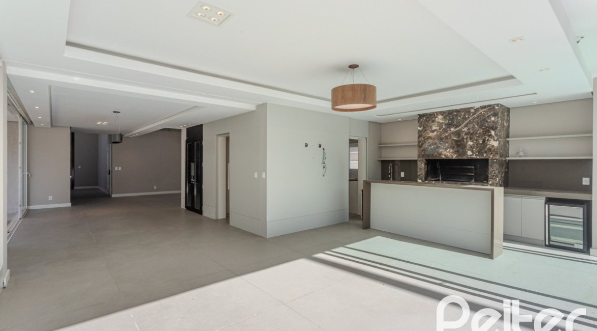 Casa em Condomínio à venda com 400m², 4 dormitórios, 4 suítes, 4 vagas, no bairro Alphaville em PORTO ALEGRE