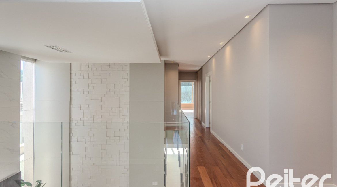 Casa em Condomínio à venda com 400m², 4 dormitórios, 4 suítes, 4 vagas, no bairro Alphaville em PORTO ALEGRE