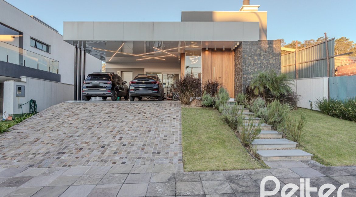 Casa em Condomínio à venda com 206m², 3 dormitórios, 3 suítes, 7 vagas, no bairro Alphaville em PORTO ALEGRE