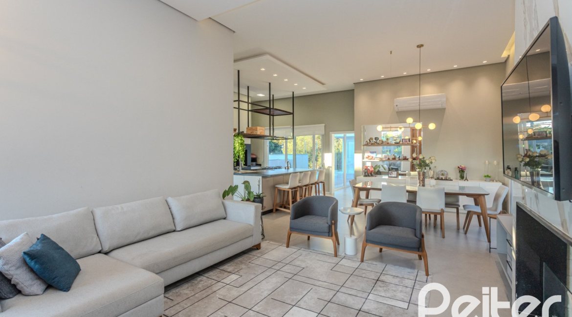 Casa em Condomínio à venda com 206m², 3 dormitórios, 3 suítes, 7 vagas, no bairro Alphaville em PORTO ALEGRE