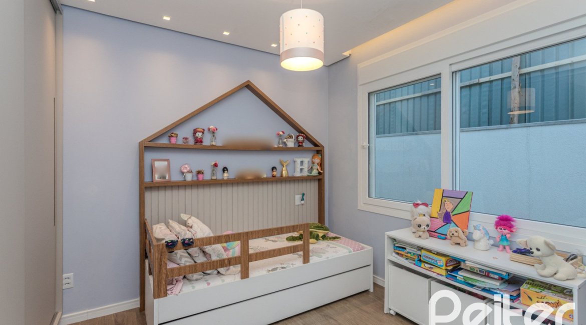 Casa em Condomínio à venda com 206m², 3 dormitórios, 3 suítes, 7 vagas, no bairro Alphaville em PORTO ALEGRE