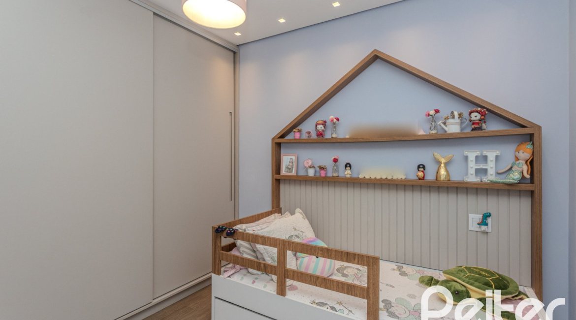 Casa em Condomínio à venda com 206m², 3 dormitórios, 3 suítes, 7 vagas, no bairro Alphaville em PORTO ALEGRE