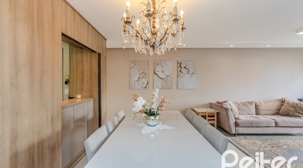 Apartamento à venda com 102m², 3 dormitórios, 1 suíte, 2 vagas, no bairro Tristeza em PORTO ALEGRE