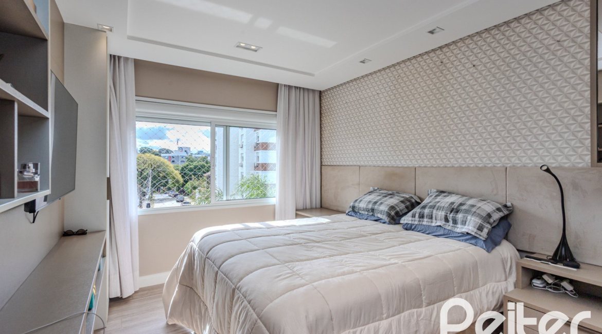 Apartamento à venda com 102m², 3 dormitórios, 1 suíte, 2 vagas, no bairro Tristeza em PORTO ALEGRE