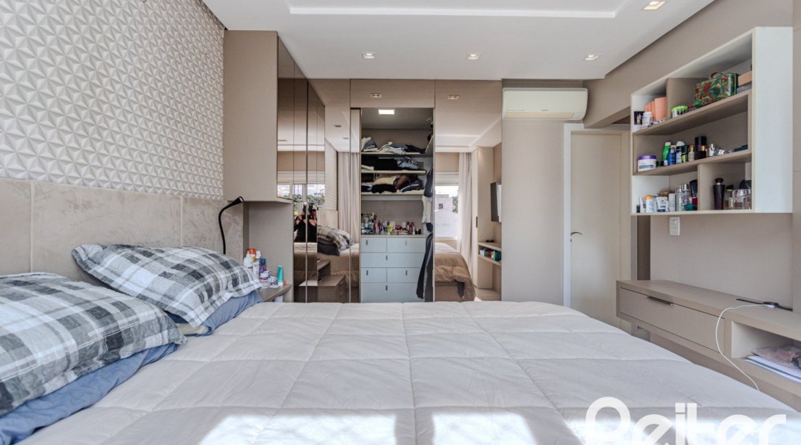 Apartamento à venda com 102m², 3 dormitórios, 1 suíte, 2 vagas, no bairro Tristeza em PORTO ALEGRE