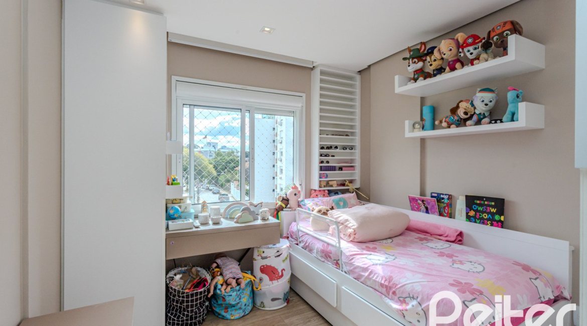 Apartamento à venda com 102m², 3 dormitórios, 1 suíte, 2 vagas, no bairro Tristeza em PORTO ALEGRE