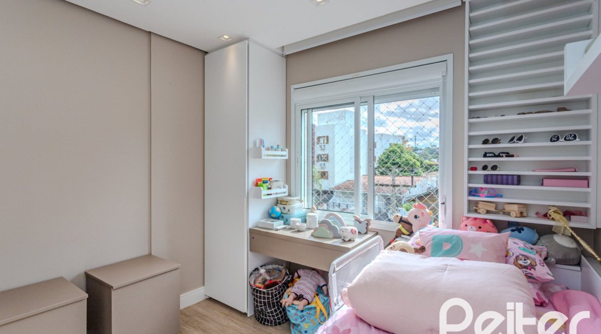 Apartamento à venda com 102m², 3 dormitórios, 1 suíte, 2 vagas, no bairro Tristeza em PORTO ALEGRE