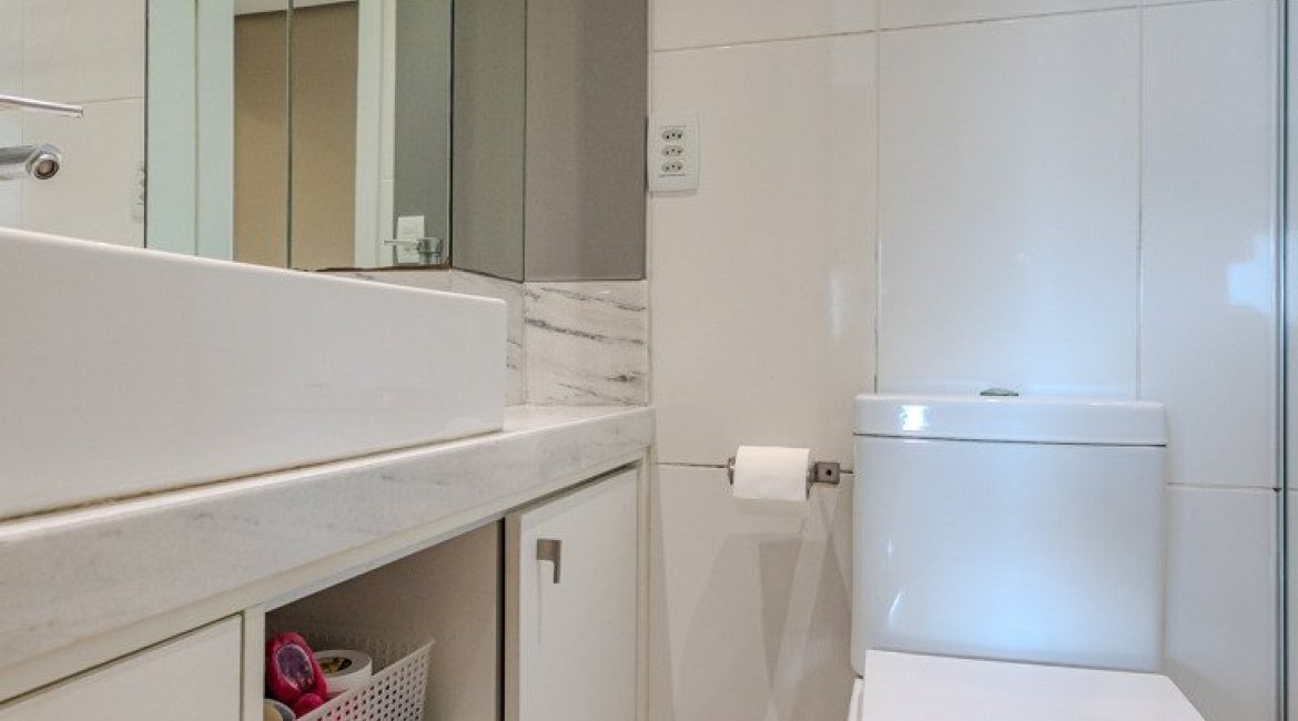 Apartamento à venda com 102m², 3 dormitórios, 1 suíte, 2 vagas, no bairro Tristeza em PORTO ALEGRE