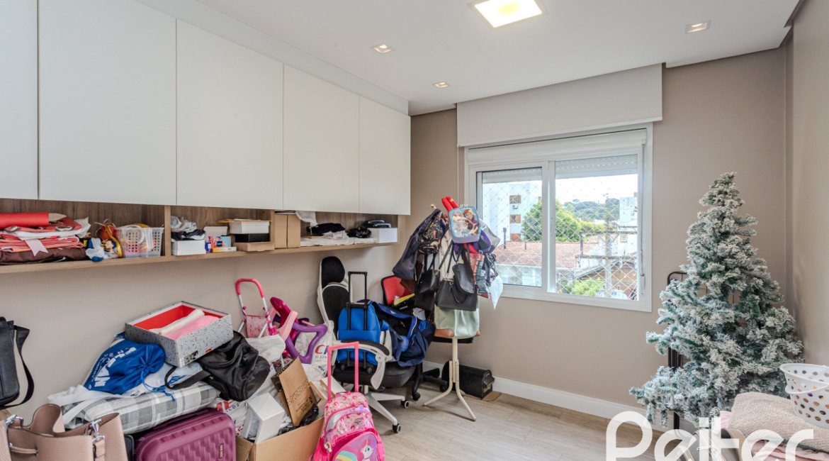 Apartamento à venda com 102m², 3 dormitórios, 1 suíte, 2 vagas, no bairro Tristeza em PORTO ALEGRE