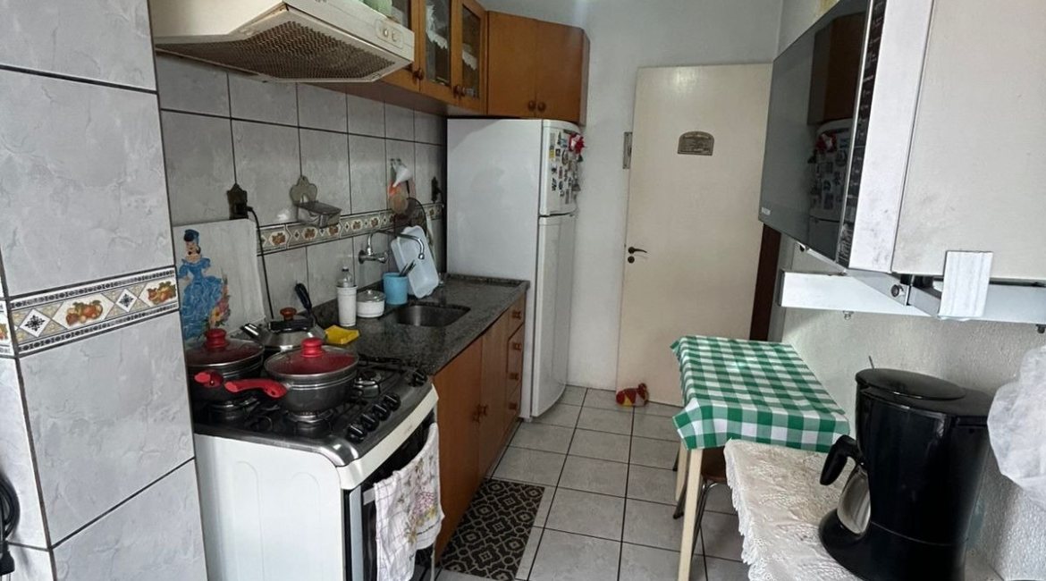 Apartamento à venda com 46m², 2 dormitórios, 1 vaga, no bairro Cavalhada em Porto Alegre