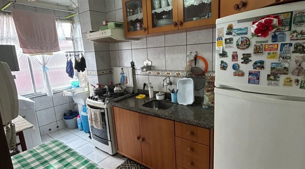 Apartamento à venda com 46m², 2 dormitórios, 1 vaga, no bairro Cavalhada em Porto Alegre