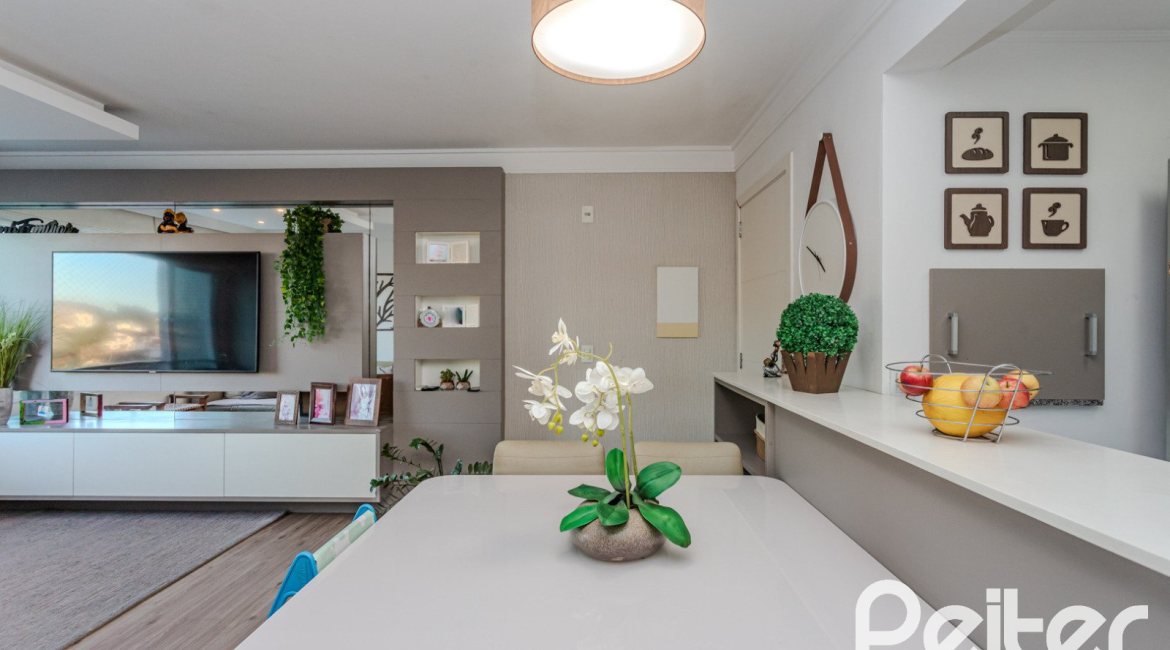 Apartamento à venda com 73m², 3 dormitórios, 1 suíte, 2 vagas, no bairro Tristeza em PORTO ALEGRE
