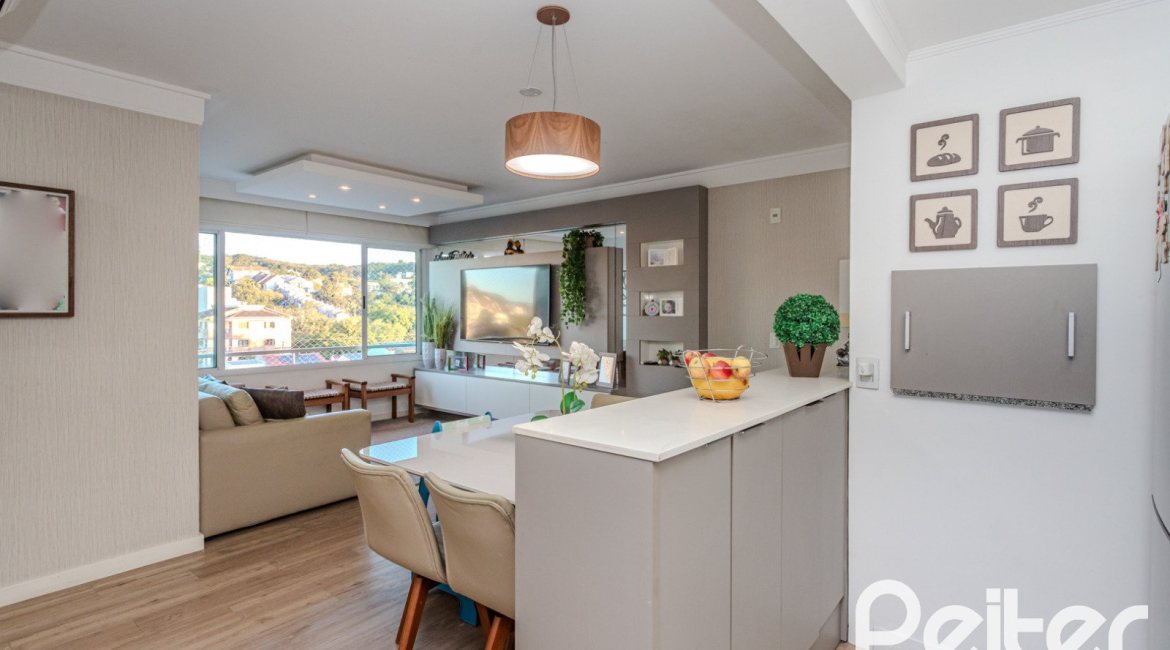 Apartamento à venda com 73m², 3 dormitórios, 1 suíte, 2 vagas, no bairro Tristeza em PORTO ALEGRE