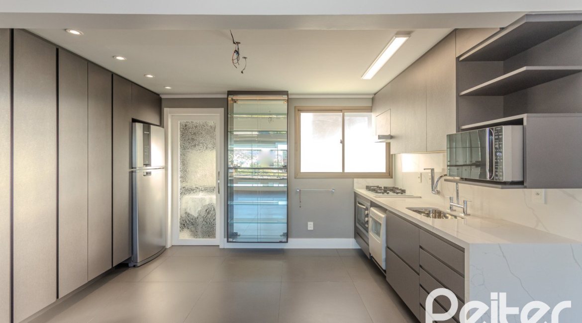 Apartamento à venda com 98m², 3 dormitórios, 1 suíte, 1 vaga, no bairro Cristal em PORTO ALEGRE