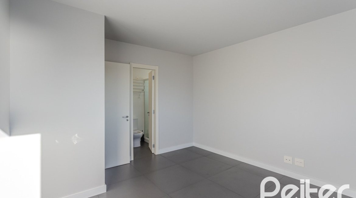 Apartamento à venda com 98m², 3 dormitórios, 1 suíte, 1 vaga, no bairro Cristal em PORTO ALEGRE