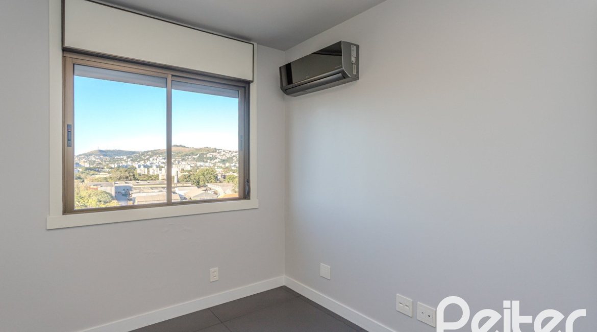 Apartamento à venda com 98m², 3 dormitórios, 1 suíte, 1 vaga, no bairro Cristal em PORTO ALEGRE