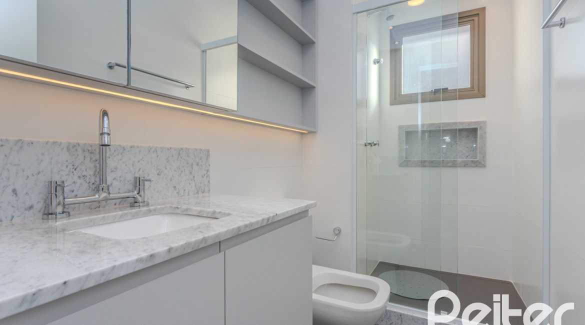 Apartamento à venda com 98m², 3 dormitórios, 1 suíte, 1 vaga, no bairro Cristal em PORTO ALEGRE